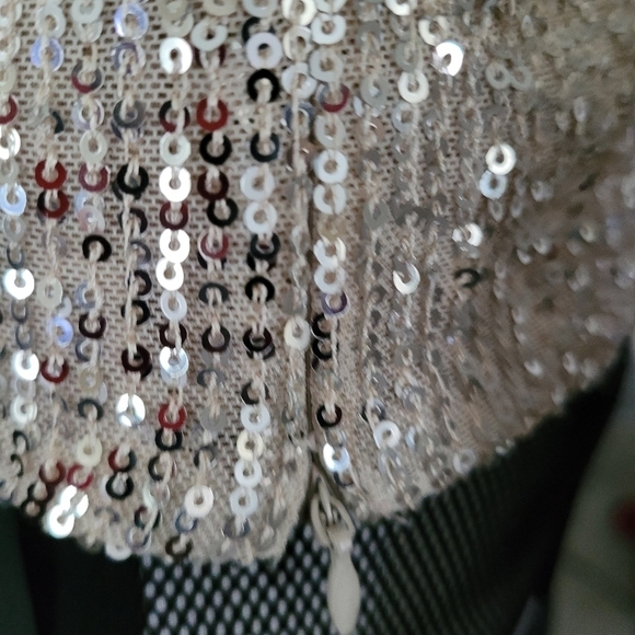 Know One Cares One Shoulder Sequin Top L Nude New - Picture 6 of 8